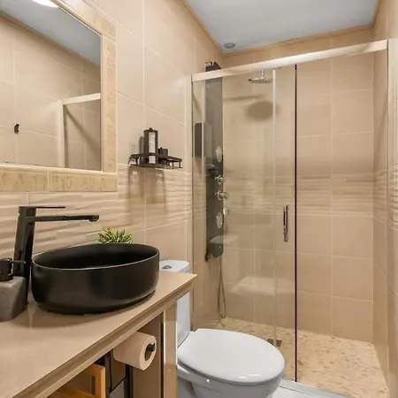 Peaceful 1br 10min Pool & Workspace Semesterbostad *